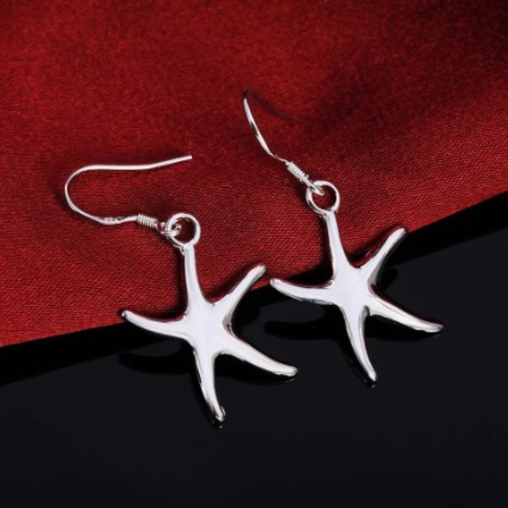 Totally Unique Silver Dangle Starfish Earrings NWOT - Picture 2 of 3